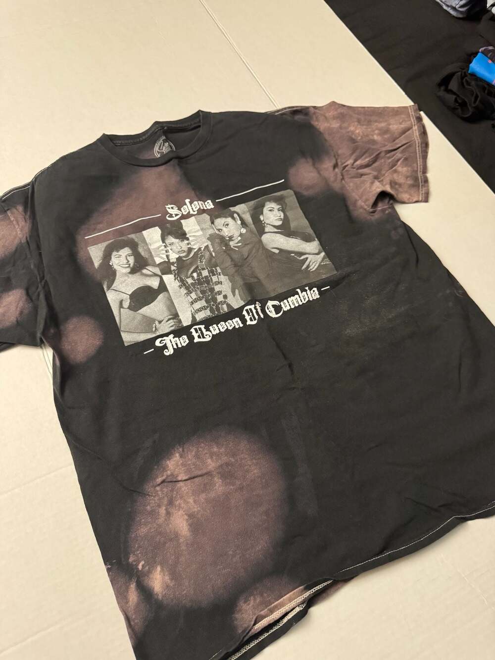 Selena 'Queen of Cumbia' Adult MEDIUM S/S Black/Gray Graphic T-Shirt EUC. SB8